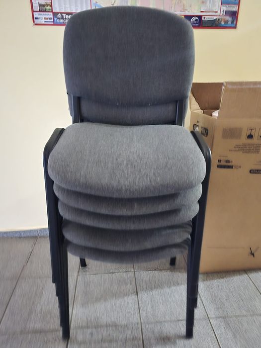 Vand 5 bucăți scaune