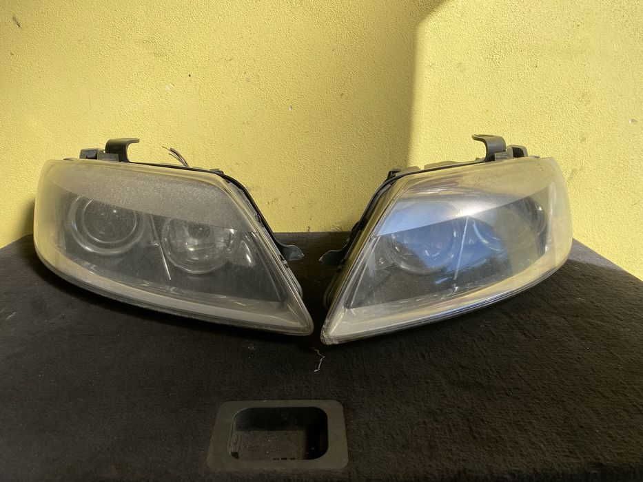 Faruri Xenon St/Dr Audi Q7 An 2007 Pret 1300 lei buc