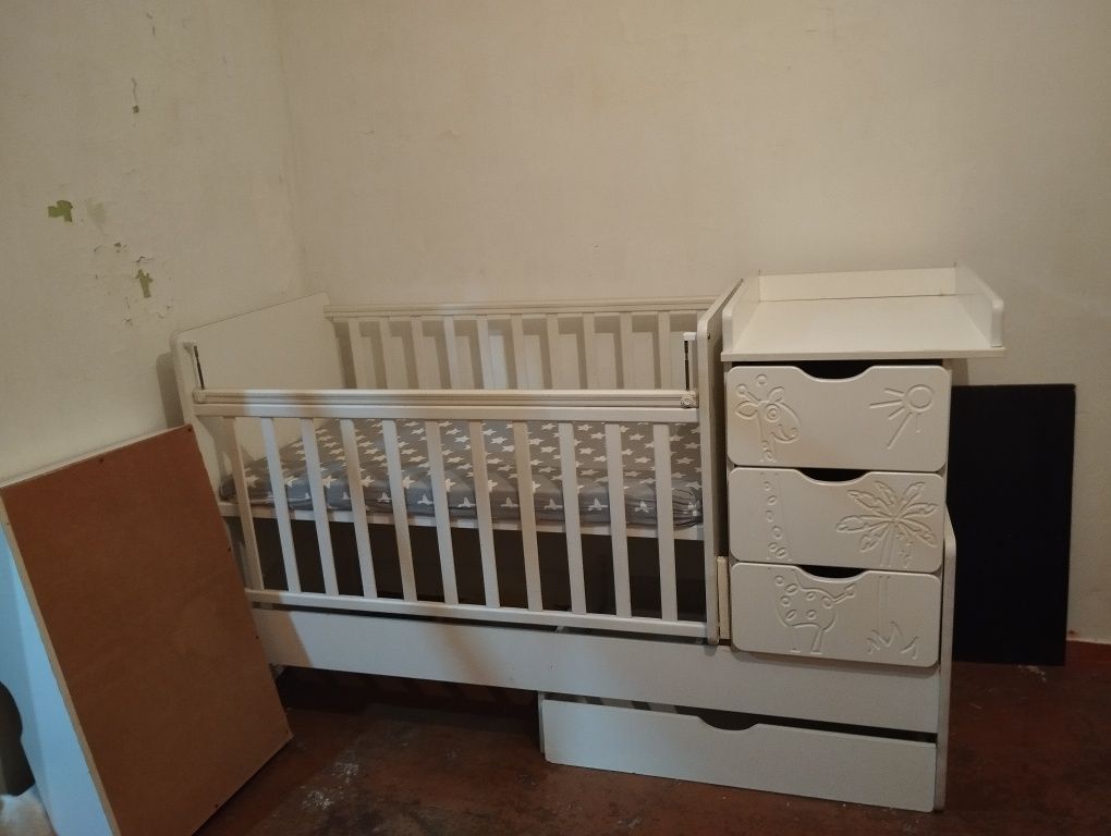 Продам детскую кроватку