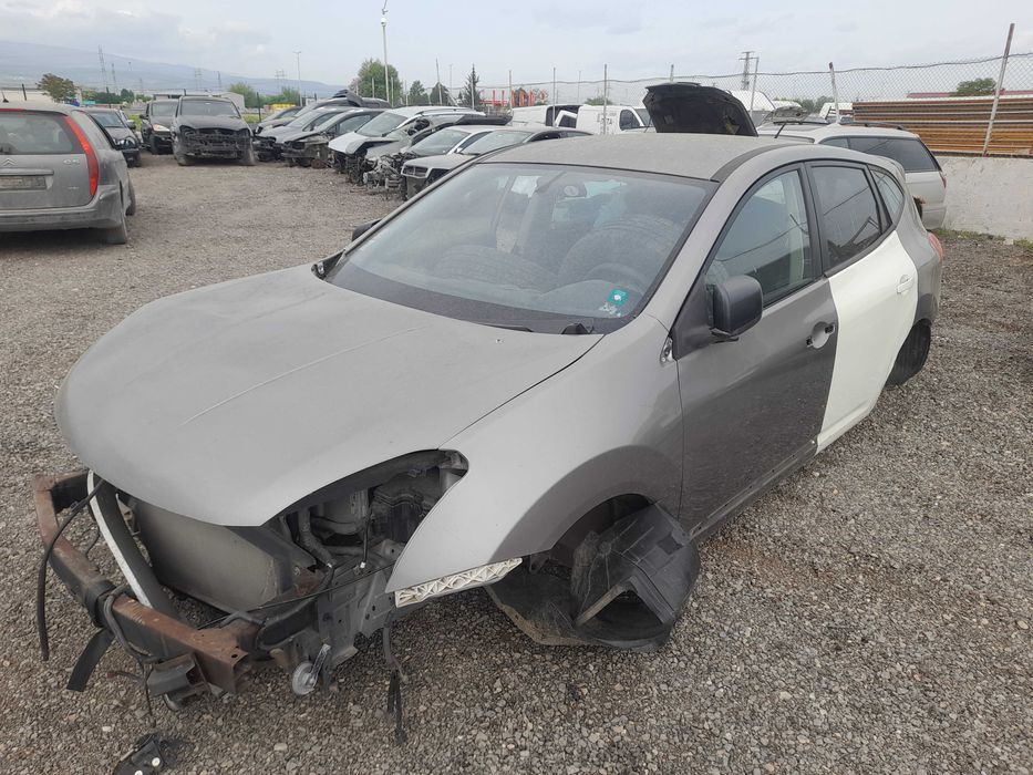 На части! Nissan Rogue 2.5i