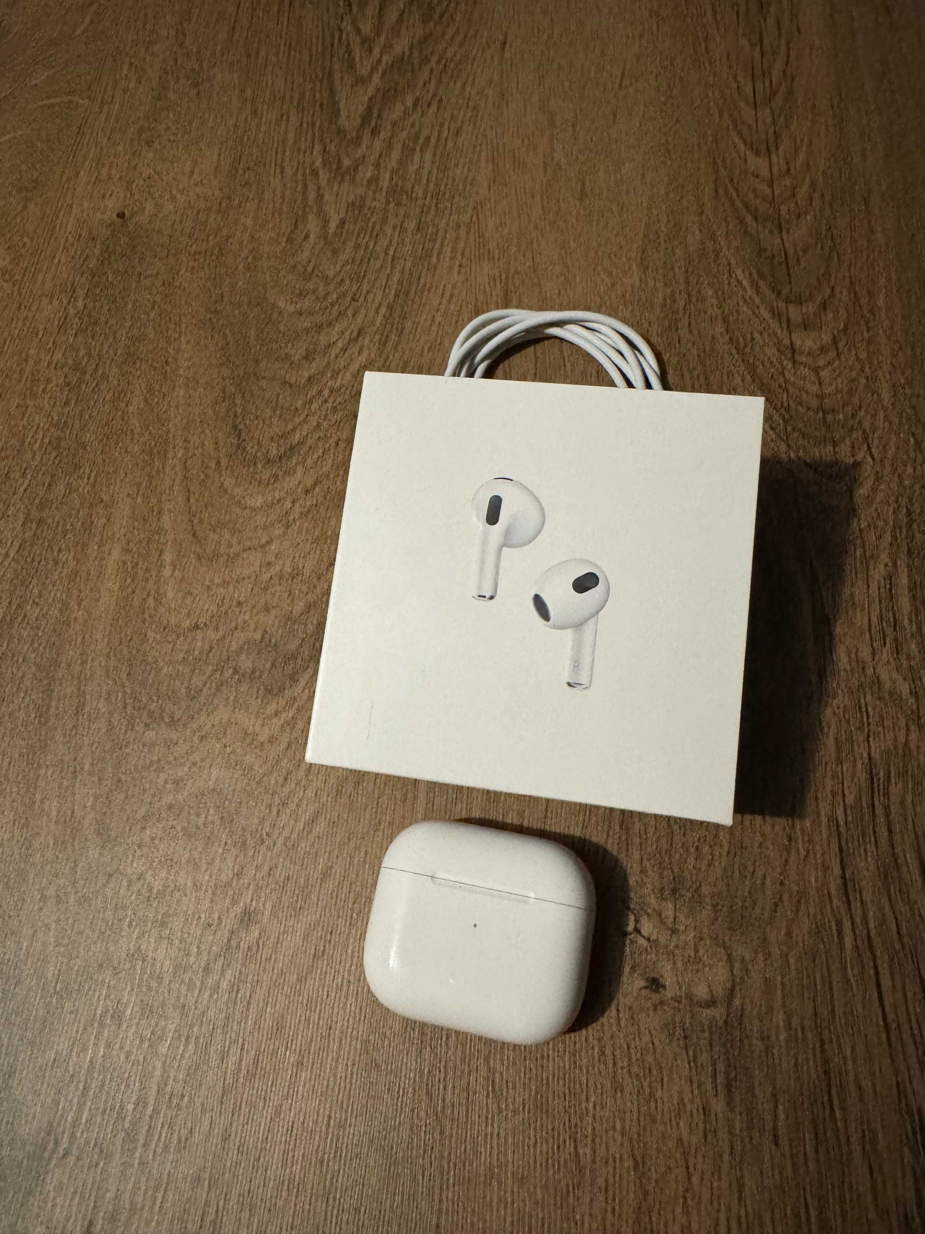 AirPods 3 Слушалки 3rd generation Отлично състояние