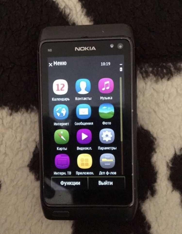 Nokia N8 смартфон