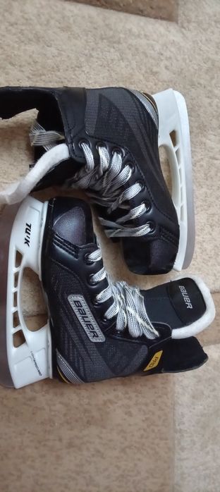 Хоккейные коньки