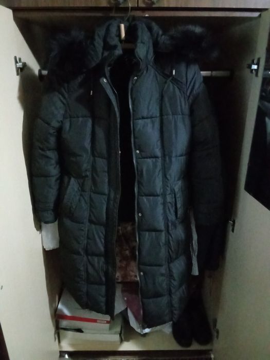 Продается женская пуховик пальто