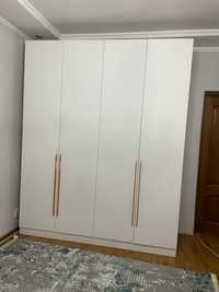 Модный белый шкаф для спальни