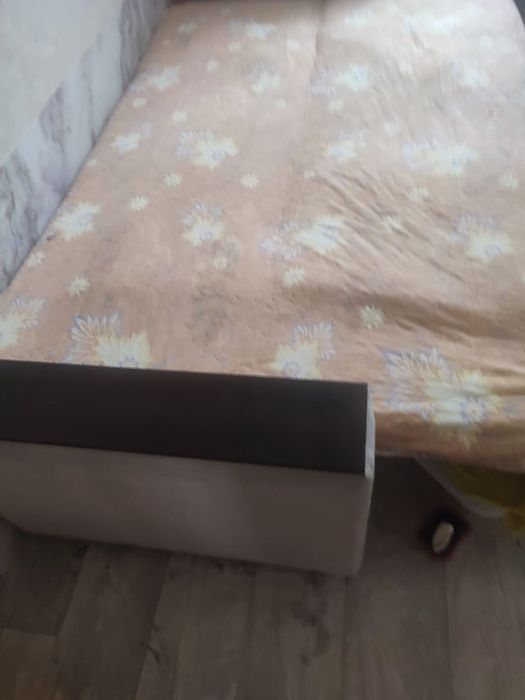 Продам Диван в хорошем состоянии
