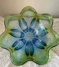 цветна стъклена ваза