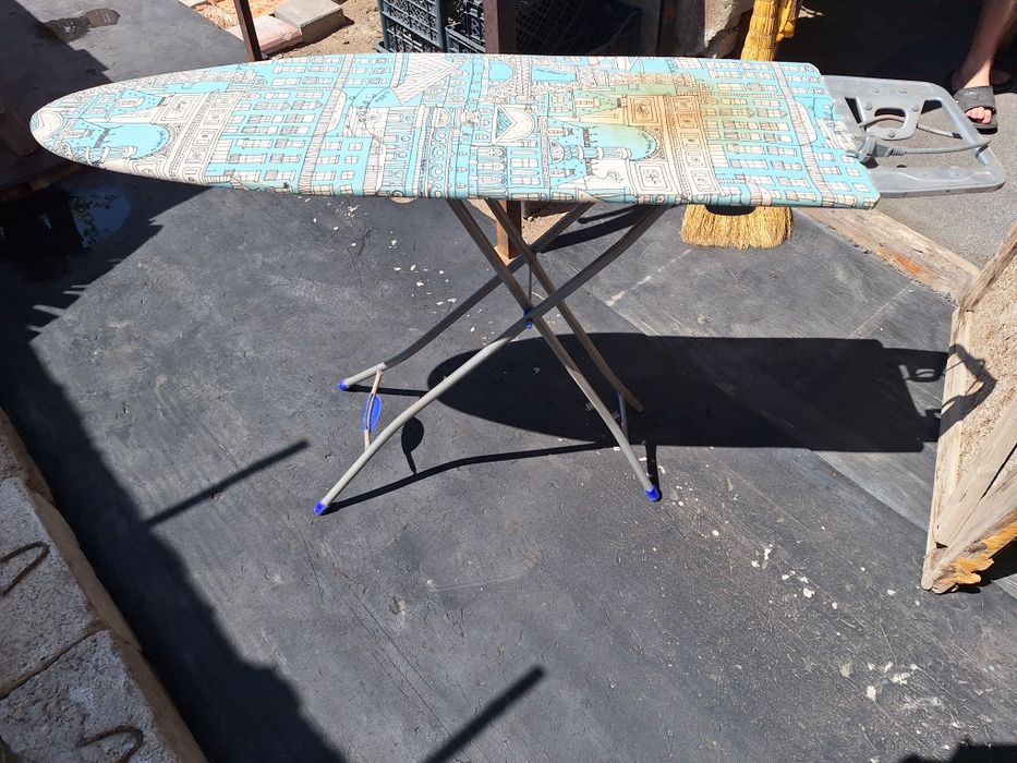 Продам гладильную доску б/у в отличном состоянии