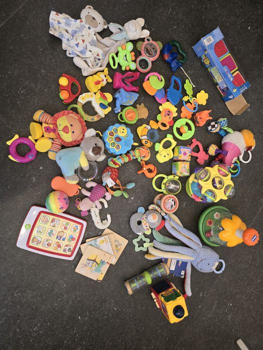 Set lot 45 piese  jucarii bebe 3+luni 12+luni