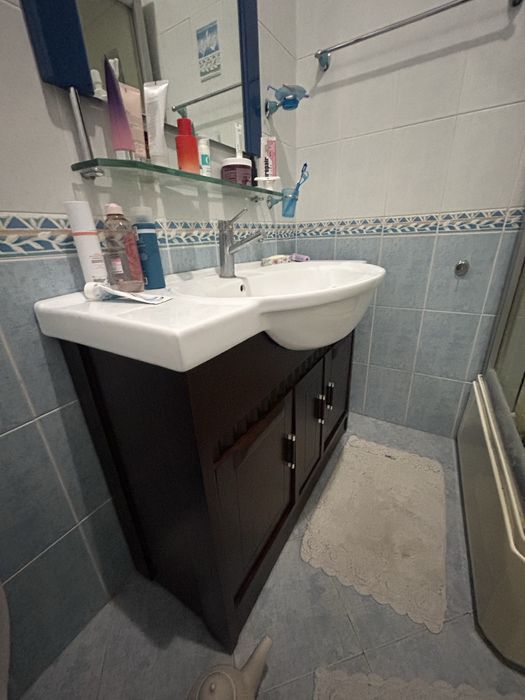 Продам красивую деревянную мебель в ванную