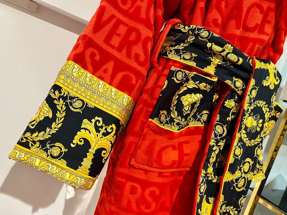 Луксозен червен халат Версаче / Versace