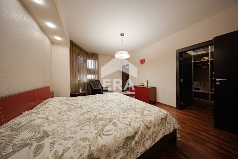 Продава се Четиристаен апартамент в София, Изток - 221 кв.м за 3620 €/кв.м - Снимка #10