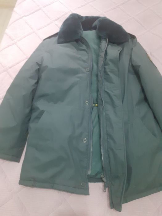 Куртка демисезонная в идеальном состоянии всего за 12 тысяч тенге