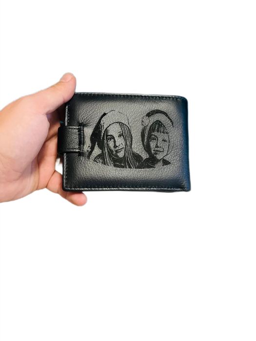 Portofel gravat se personalizeaz cu text/poza