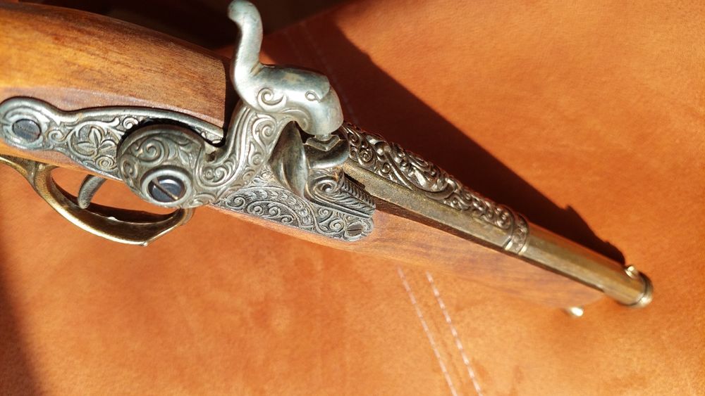 Pistol medieval vintage