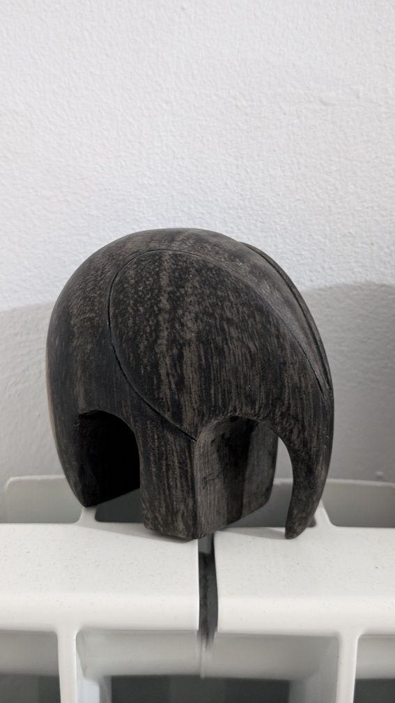 3 elefanți sculptati manual în lemn de trandafir