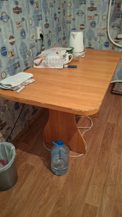 Продам стол на кухню
