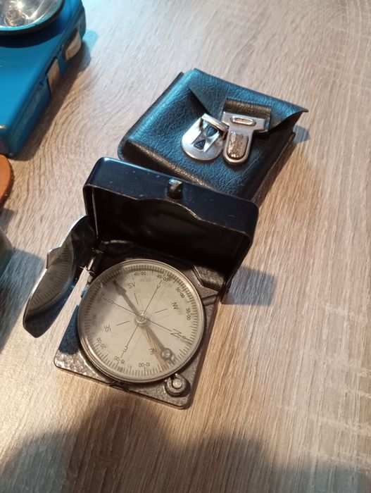 Lot de 8 lanterne vechi + busolă cadou