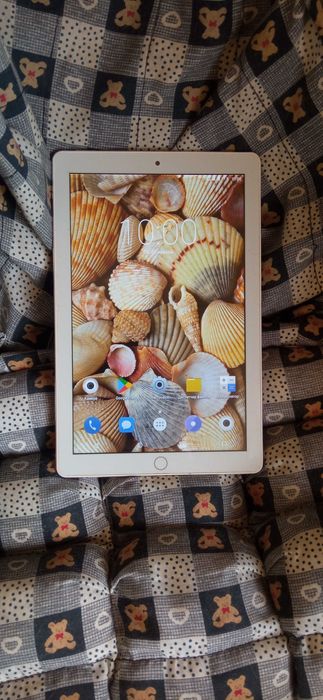 Продам дёшево дубайский планшет в хорошом состояние