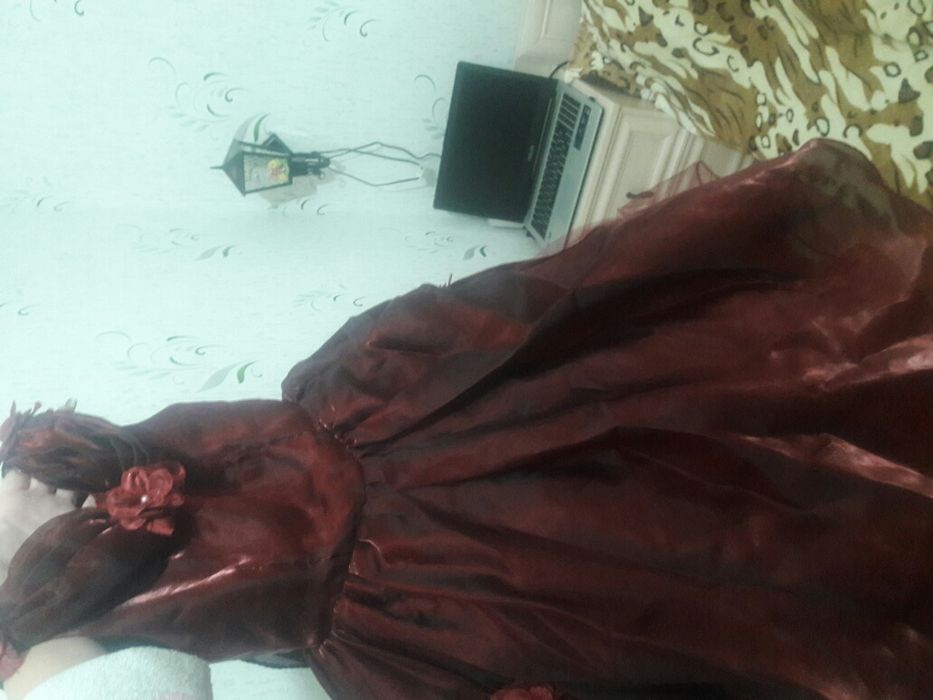 Продам платье шикарное