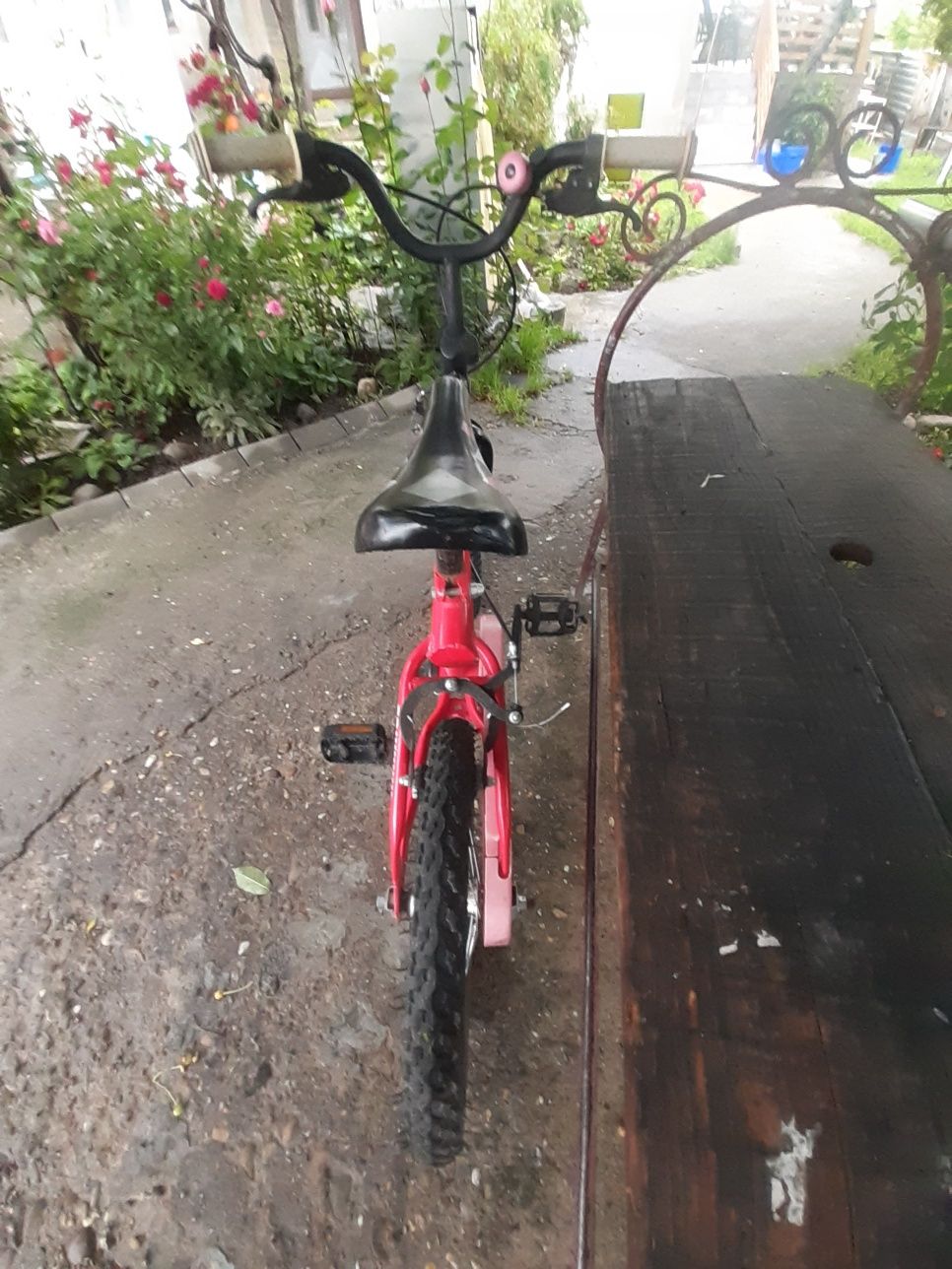 Bicicleta baeti 4/8 ani in stare bună cu roti pe 16