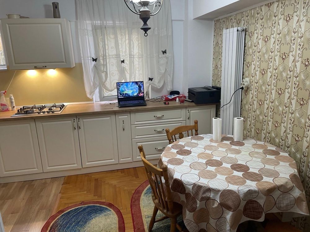 Apartament cu 3 camere, decomandat, zona Tic Tac Mall, etaj 2/4
