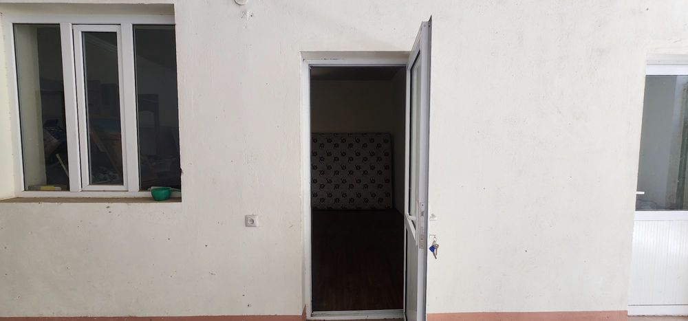 Катта нотурар бино сотилади!!!