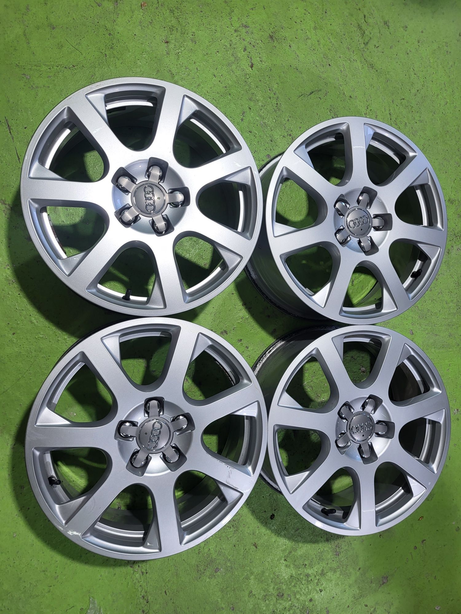 17 5x112 Audi A3 A4 A6 Q5 Vw Skoda 5х112