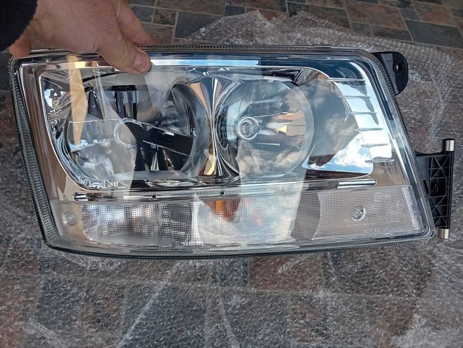 Far man TGX cu xenon