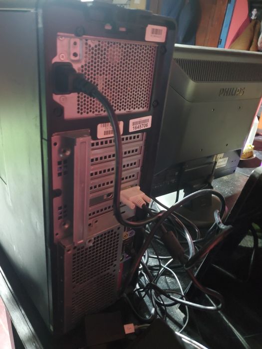 Calculator Dell Precision T3500, 10 GB Rami, 500 GB HDD cu ec. Philips