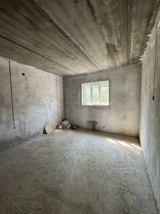 Бектемирский район Ийк-Ота 2.5 соток 7 комнат 4 кровня срочно