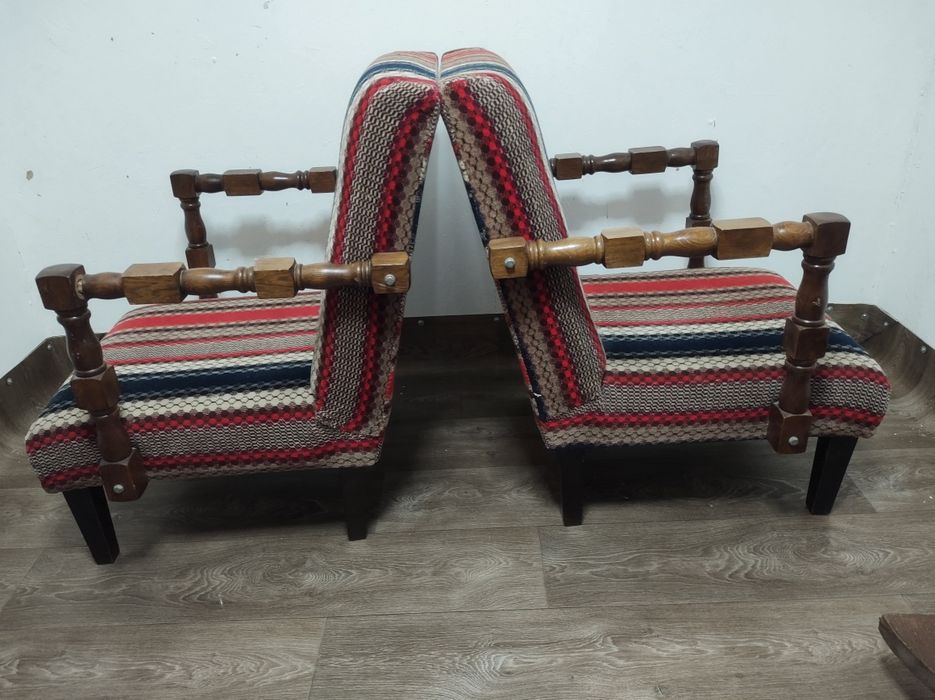 Set Fotolii si masa  vintage calitative cu cotiere