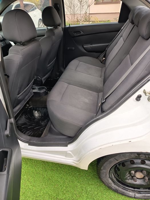 Vând Chevrolet Aveo Benzina 1,2/85cp/2010