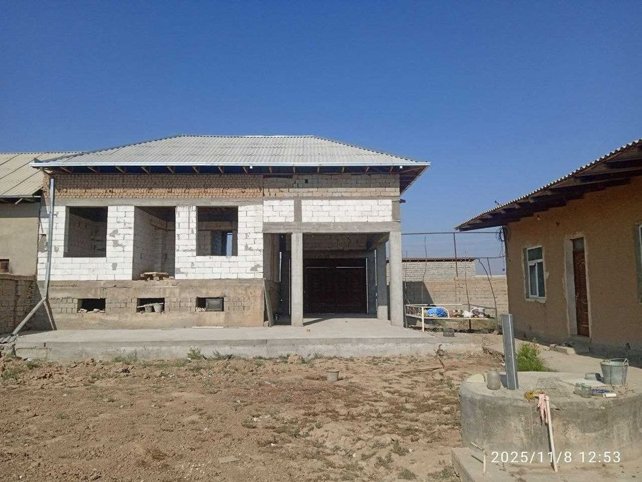 Hovli sotiladi. Ховли сотилади.