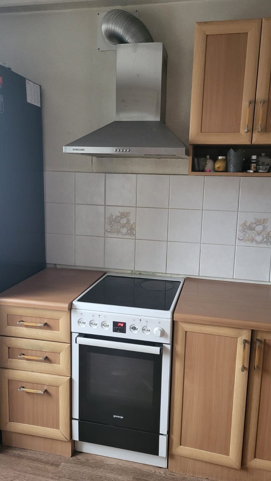 Продам гарнитур кухню