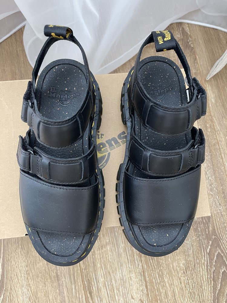 Dr. Martens сандали 38 номер