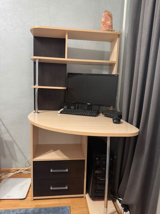 Продам компьютерный (письменный) стол