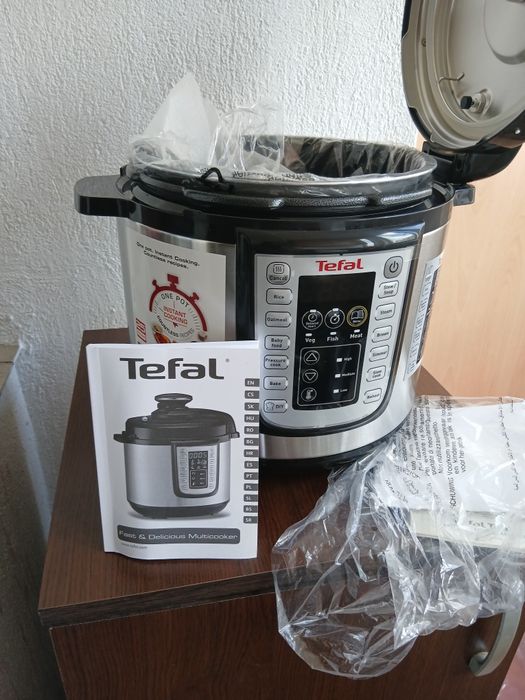 Vând oala electrică Tefal de 6L