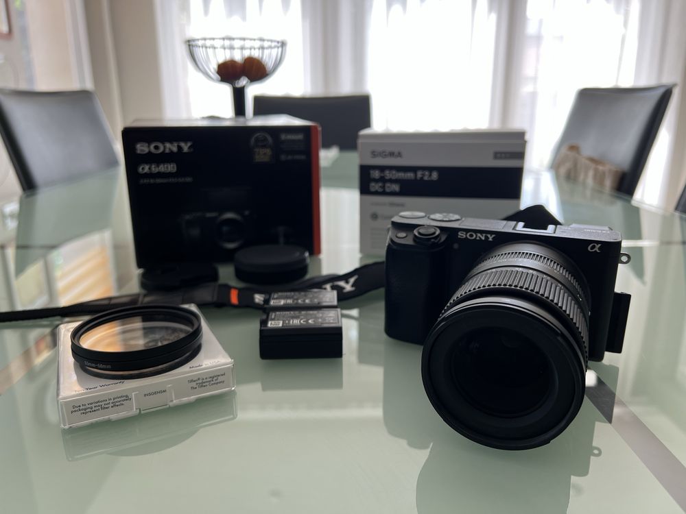 Фотоапарат Sony A6400 + обектив Sigma 18-50mm F2.8