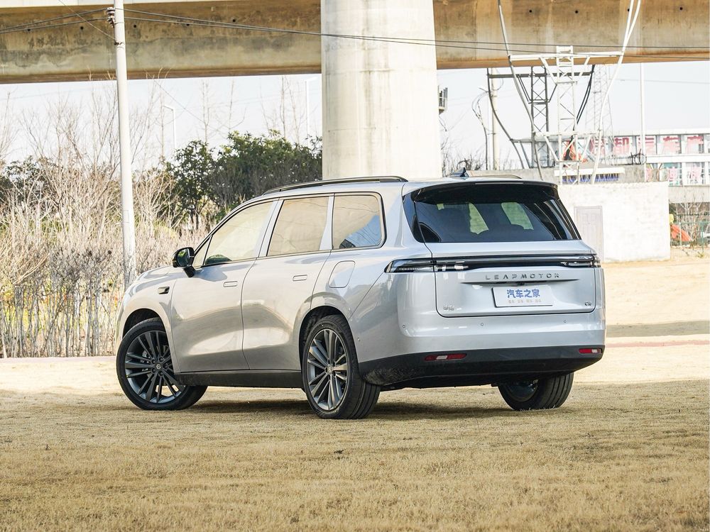 LEAP MOTOR C16 580km 2025