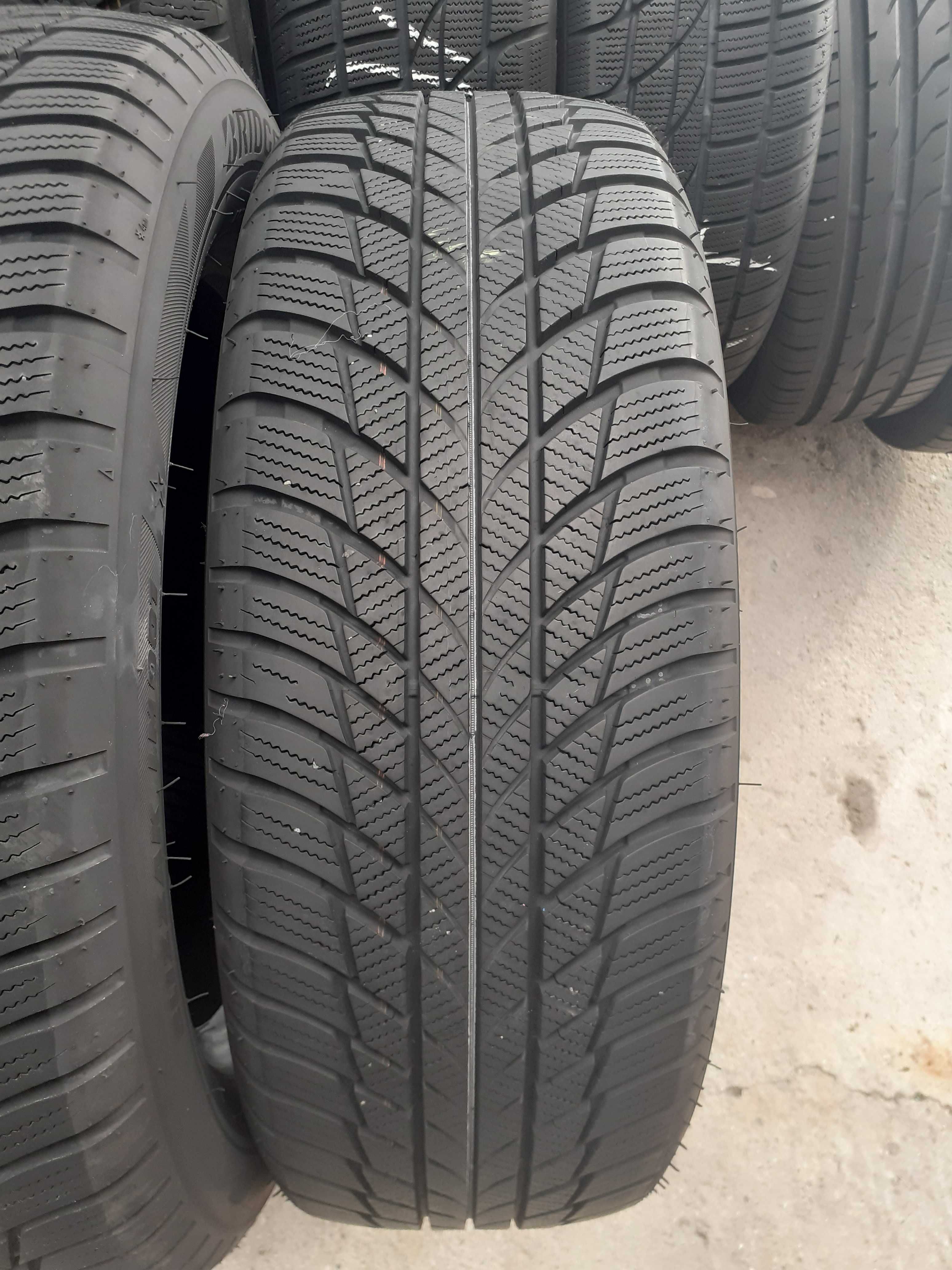 4 зимни гуми R17 205/60 Bridgestone Blizzak LM001 * 93H M+S