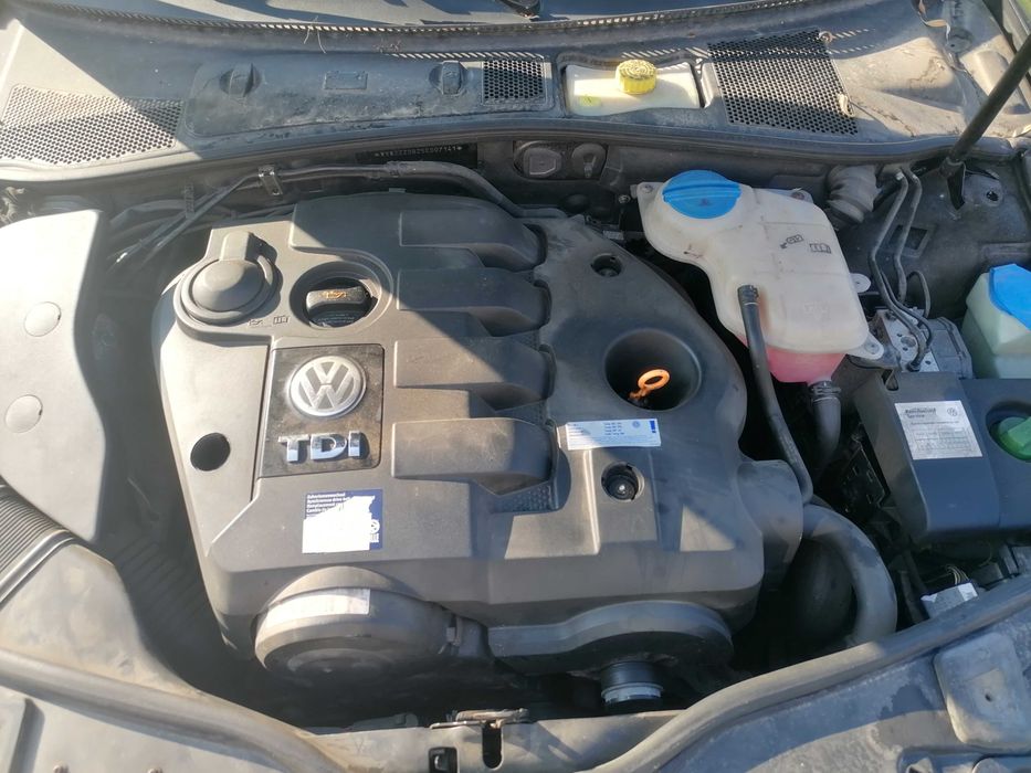 Vând vw passat an 2004,  131 cai, preț 1700 euro, relativ ok