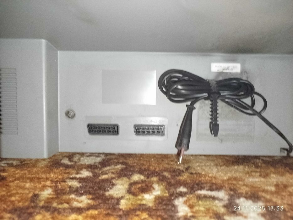 Телевизор JVC 27 инча