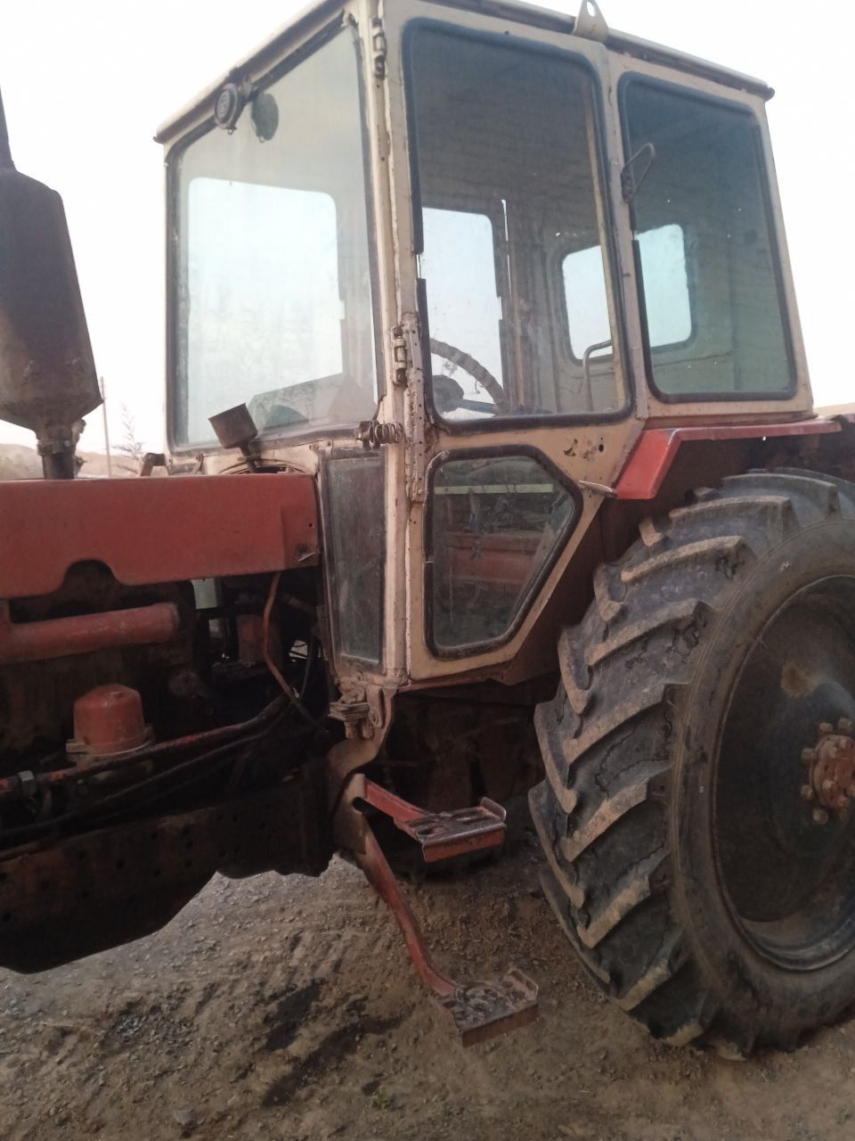 Yumuzi traktor komplekt sotiladi