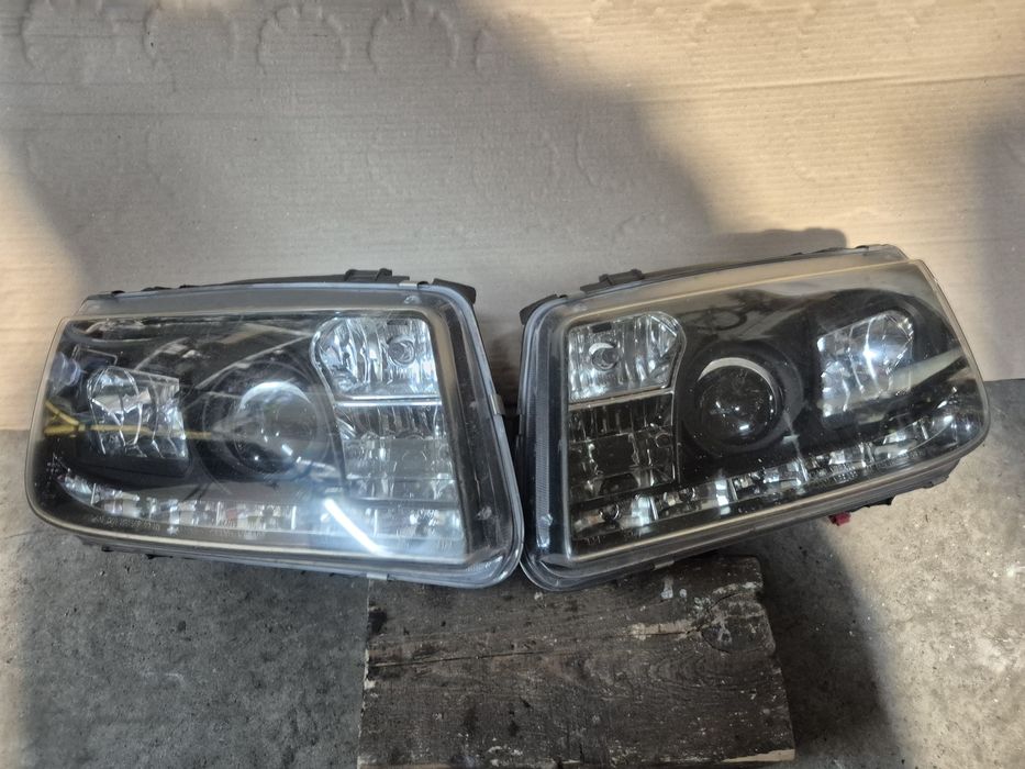 Фарове Фолксваген Бора ляв десен фар VW Bora