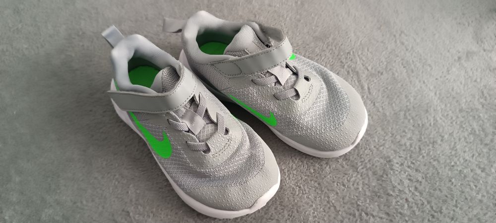 Încălțări Nike, mărimea 26