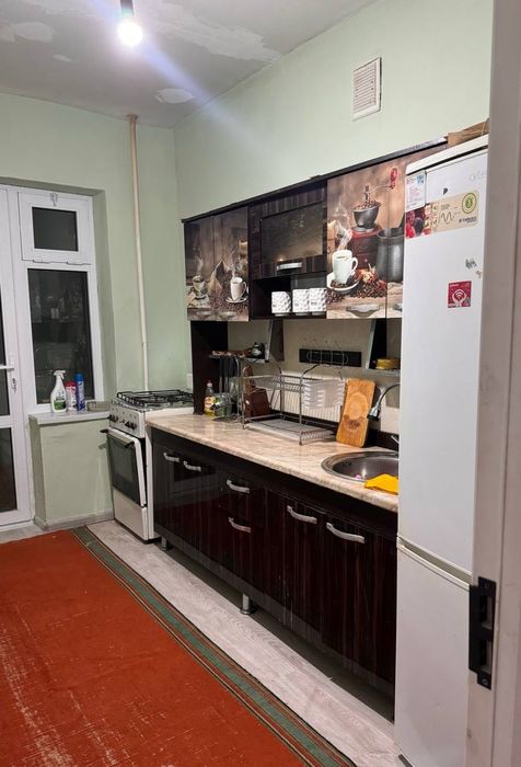 Kvartira  Yunsobod 18 kvartilda qizlarga sheriklikka kvartira bor