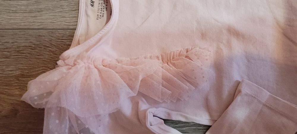 2 loturi hăinuțe fetițe, 4-5/6 ani; 50 ron/ lot