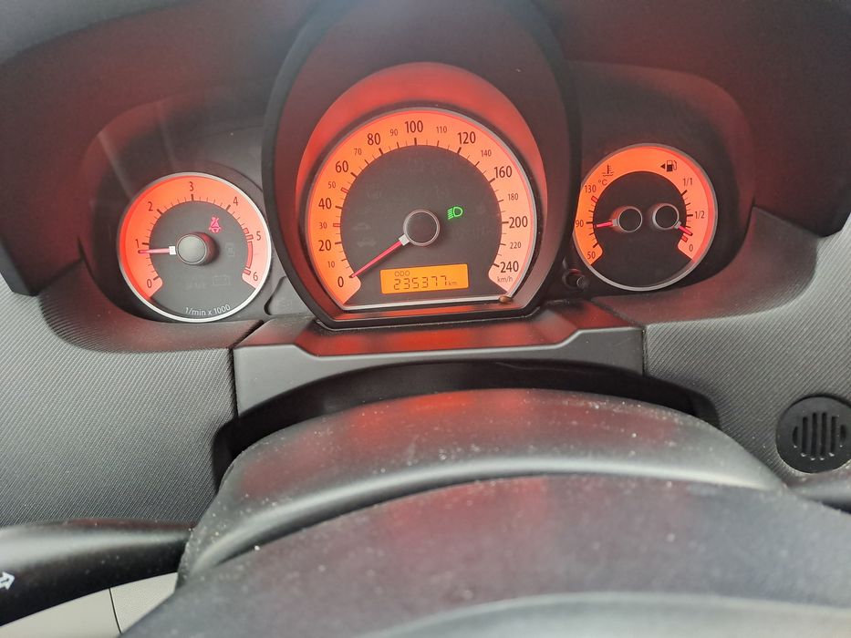 Kia Ceed 1.6  2008            .