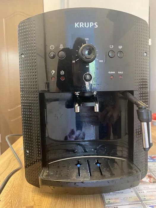 Espressor automat Krups Essential – puțin folosit